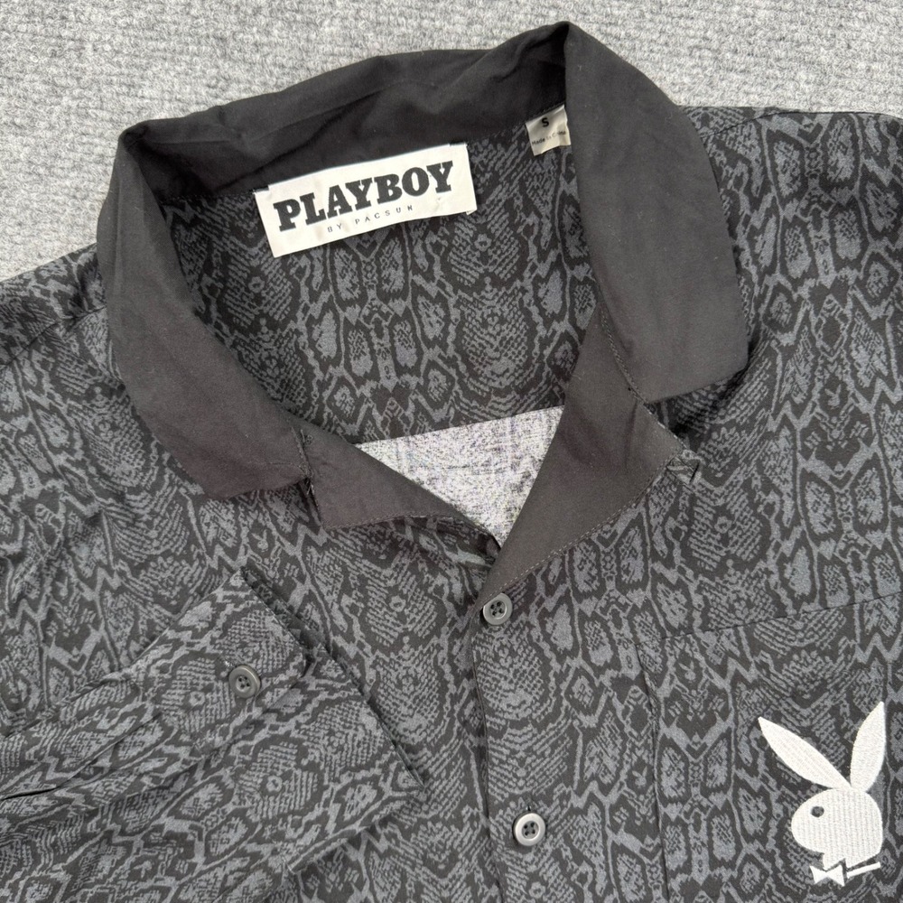 PLAYBOY BY PACSUN Mens Black Snake‎ Print Button Up Shirt Size S